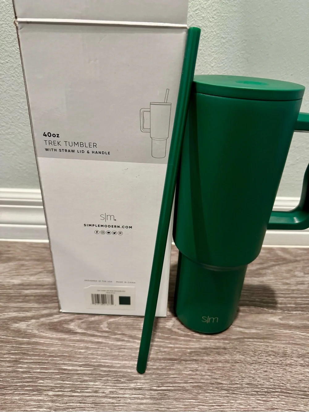 Simple Modern 40 oz Trek Tumbler with Handle and Straw Lid Hunter Green NIB